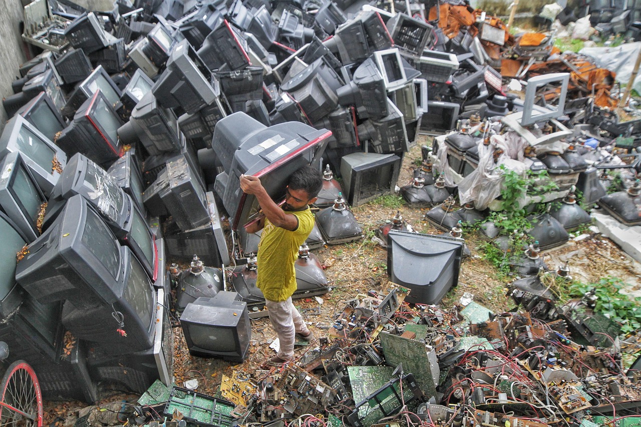 service-1 man, televisions, junkyard, junk, old, waste management, electronics, e-waste, e-waste management, dhaka, bangladesh, waste management, e-waste, e-waste, e-waste, e-waste, e-waste, bangladesh, bangladesh